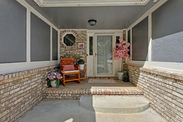 1313 N Manchester St, Wichita, KS 67212