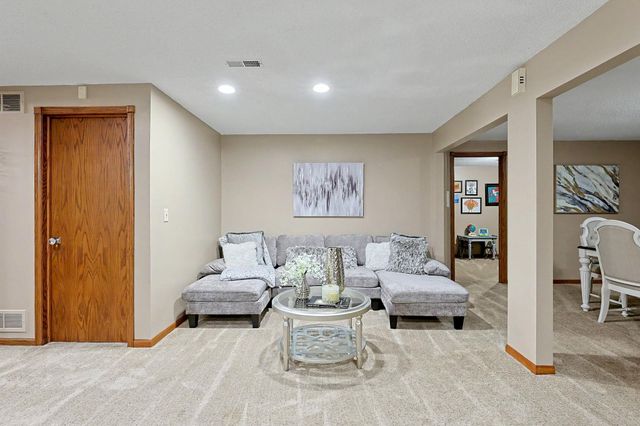 1313 N Manchester St, Wichita, KS 67212