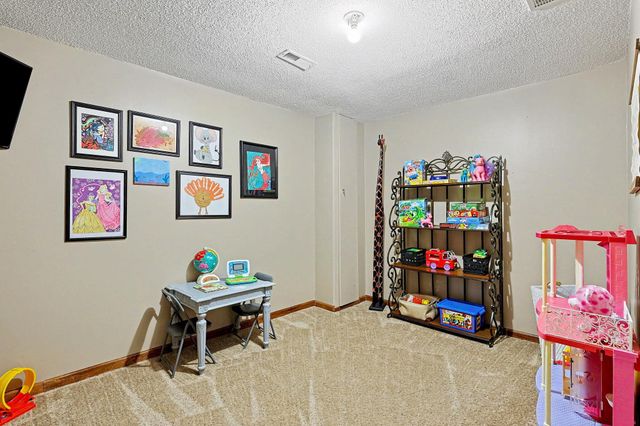 1313 N Manchester St, Wichita, KS 67212