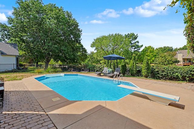 1313 N Manchester St, Wichita, KS 67212