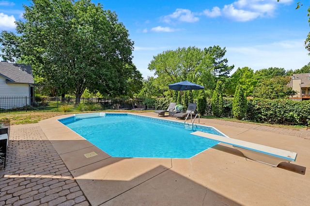 1313 N Manchester St, Wichita, KS 67212