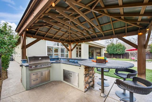 1409 W Colonial Pkwy, Roseville, CA 95661