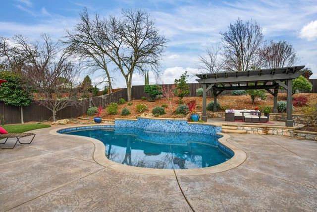 1409 W Colonial Pkwy, Roseville, CA 95661