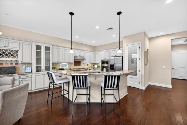 1409 W Colonial Pkwy, Roseville, CA 95661