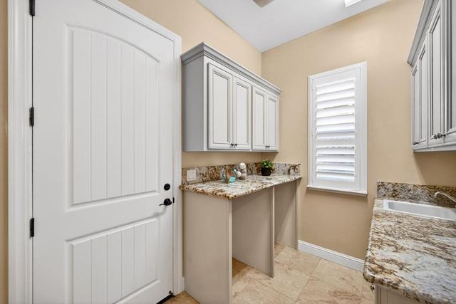 1409 W Colonial Pkwy, Roseville, CA 95661