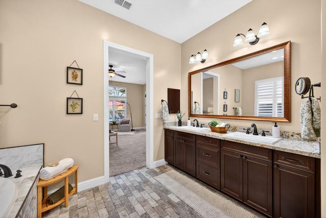 1409 W Colonial Pkwy, Roseville, CA 95661