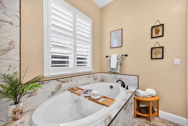 1409 W Colonial Pkwy, Roseville, CA 95661