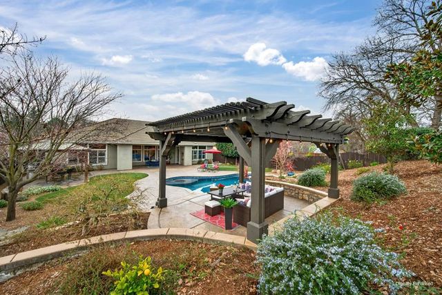 1409 W Colonial Pkwy, Roseville, CA 95661