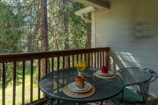 291 Fairway Village Dr, Murphys, CA 95247