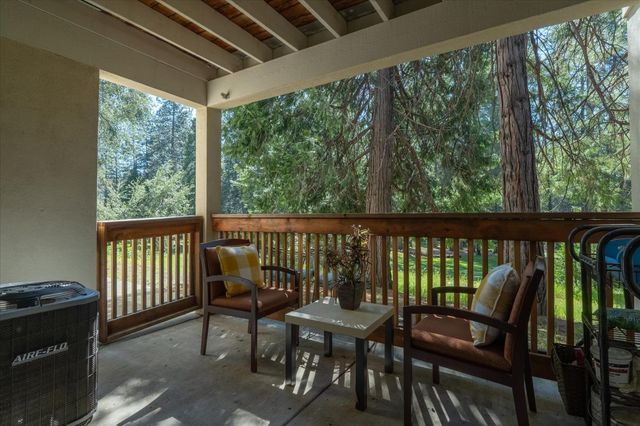 291 Fairway Village Dr, Murphys, CA 95247