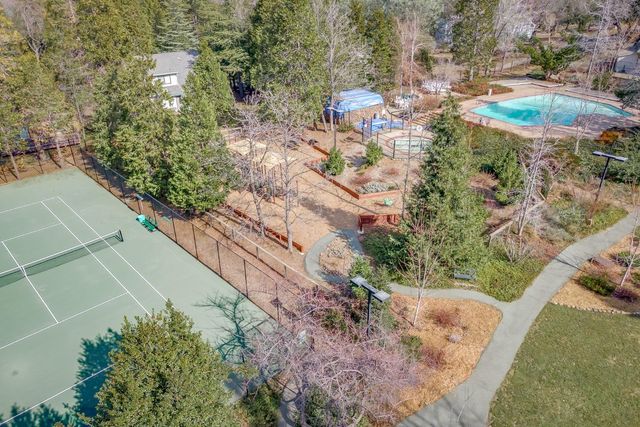 291 Fairway Village Dr, Murphys, CA 95247