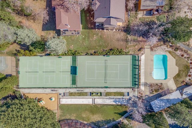 291 Fairway Village Dr, Murphys, CA 95247