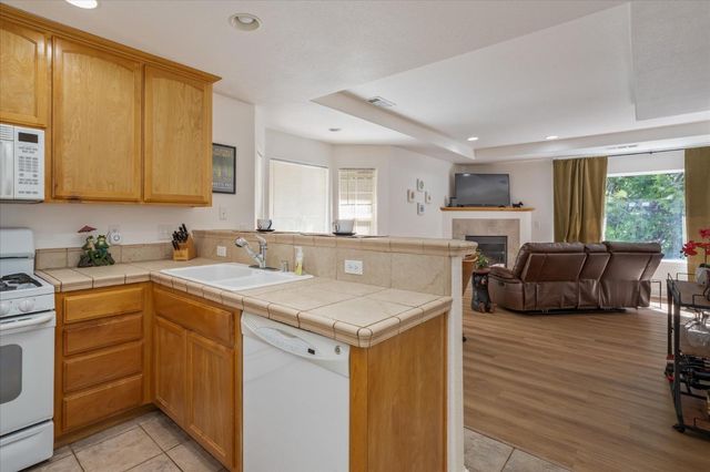 291 Fairway Village Dr, Murphys, CA 95247