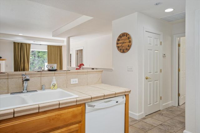 291 Fairway Village Dr, Murphys, CA 95247