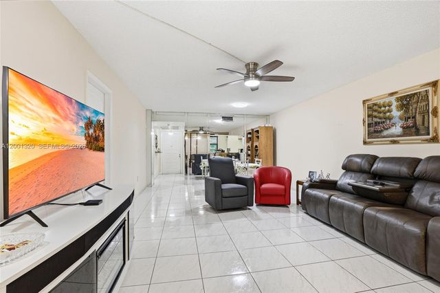 1001 Colony Point Cir 503, Pembroke Pines, FL 33026