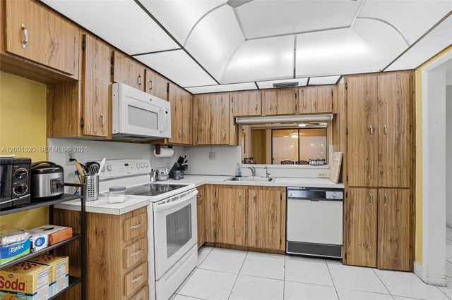 1001 Colony Point Cir 503, Pembroke Pines, FL 33026