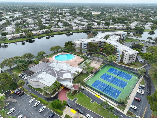 1001 Colony Point Cir 503, Pembroke Pines, FL 33026