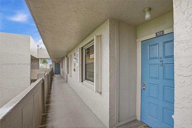 1001 Colony Point Cir 503, Pembroke Pines, FL 33026