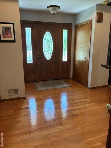 24760 Sutherland Drive, Novi, MI 48374