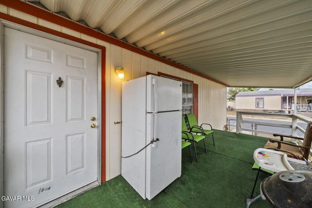 45111 E 25th Street 4, Lancaster, CA 93535