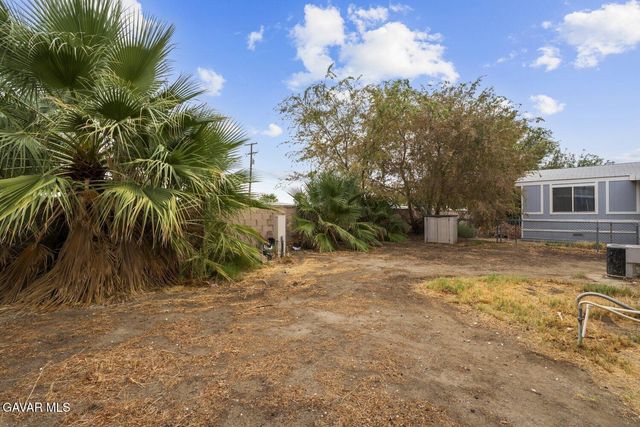 45111 E 25th Street 4, Lancaster, CA 93535