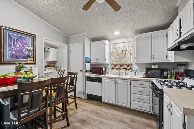 45111 E 25th Street 4, Lancaster, CA 93535