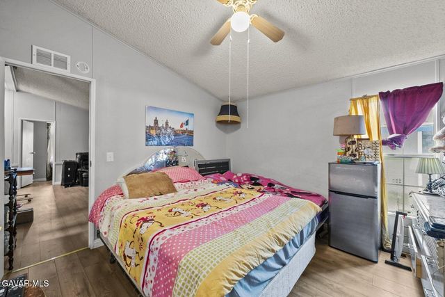 45111 E 25th Street 4, Lancaster, CA 93535