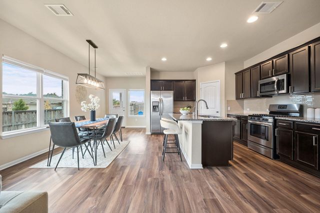 401 Lewisville LN, Leander, TX 78641