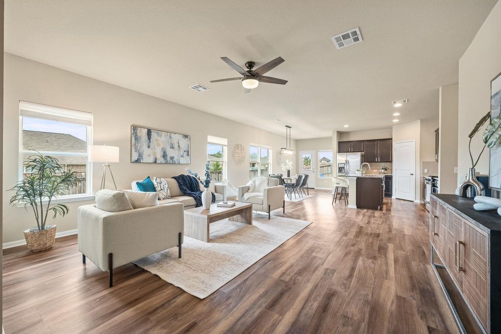 401 Lewisville LN, Leander, TX 78641
