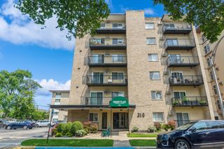 310 Lathrop Avenue 105, Forest Park, IL 60130