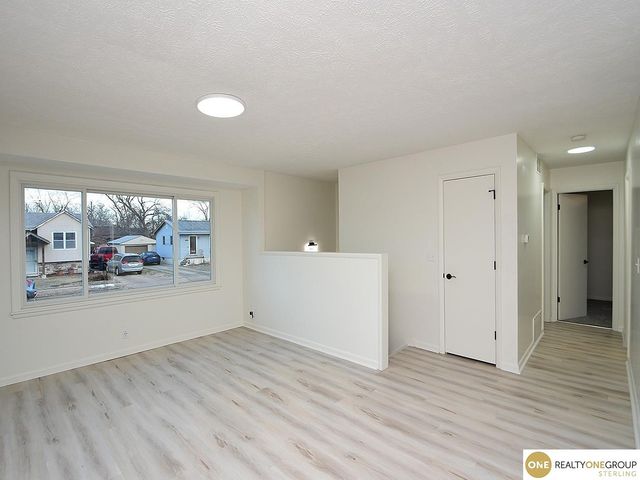 1005 Cachelin Drive, Carter Lake, IA 51510