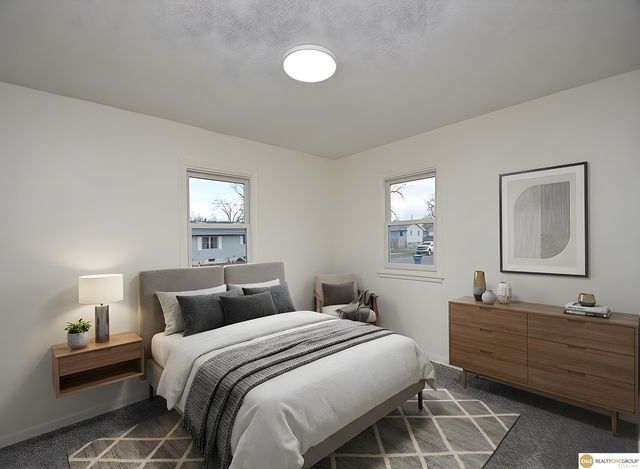 1005 Cachelin Drive, Carter Lake, IA 51510