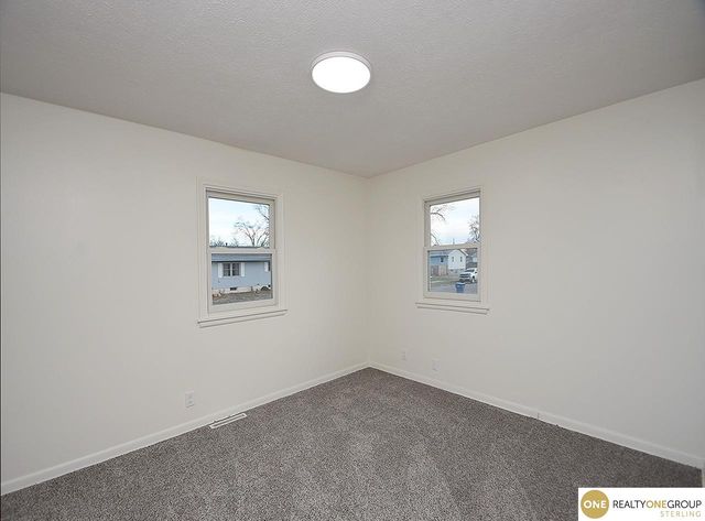 1005 Cachelin Drive, Carter Lake, IA 51510