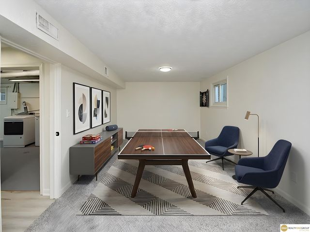 1005 Cachelin Drive, Carter Lake, IA 51510