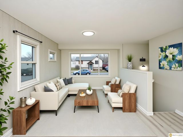 1005 Cachelin Drive, Carter Lake, IA 51510