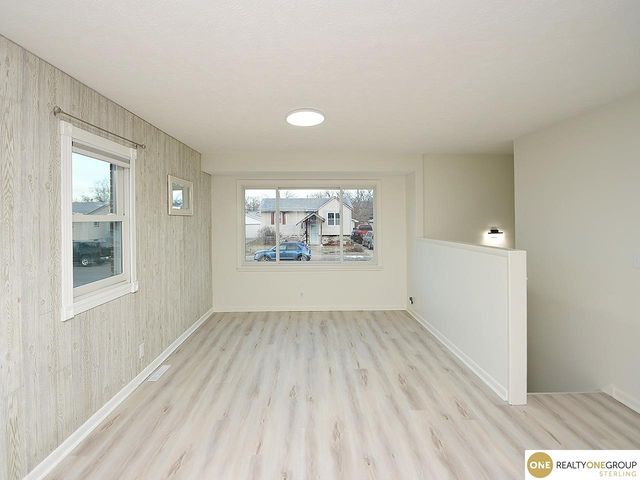 1005 Cachelin Drive, Carter Lake, IA 51510