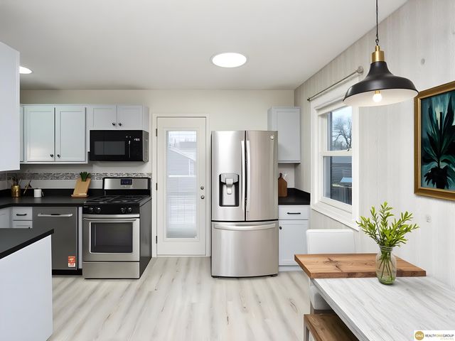 1005 Cachelin Drive, Carter Lake, IA 51510