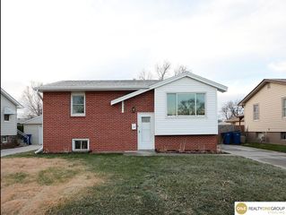 1005 Cachelin Drive, Carter Lake, IA 51510
