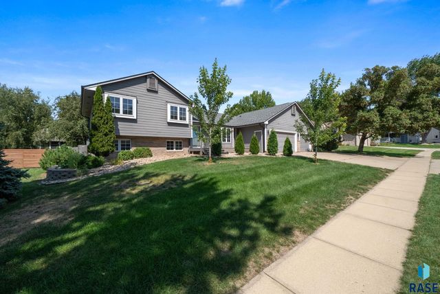 900 E 64th St Street, Sioux Falls, SD 57108