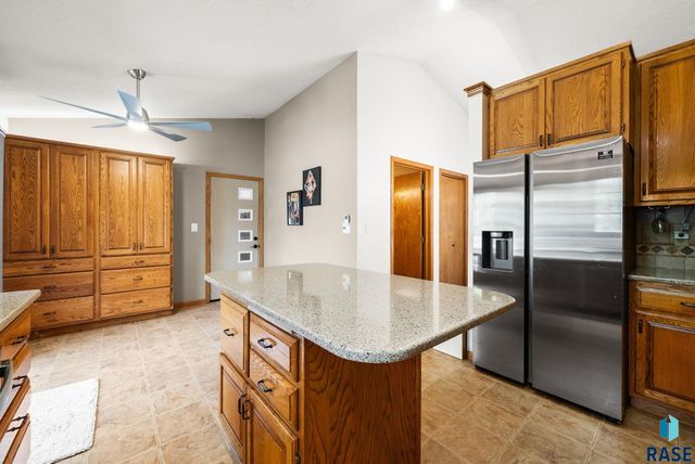 900 E 64th St Street, Sioux Falls, SD 57108