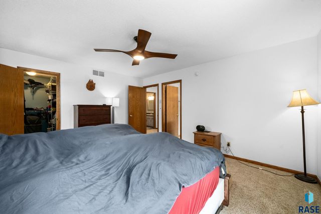 900 E 64th St Street, Sioux Falls, SD 57108