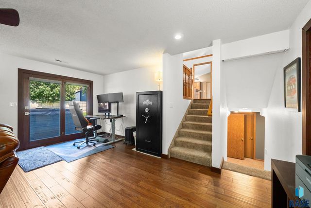 900 E 64th St Street, Sioux Falls, SD 57108