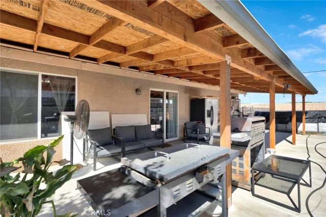 980 Redwood, Parlier, CA 93648