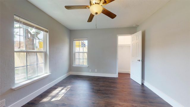 7346 Iwo Jima Road, Houston, TX 77033