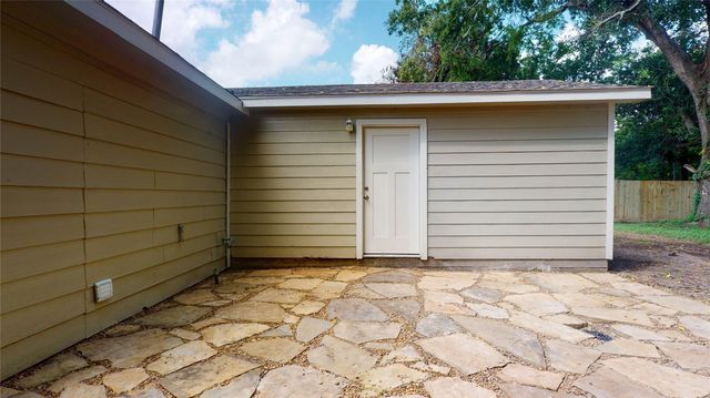 7346 Iwo Jima Road, Houston, TX 77033