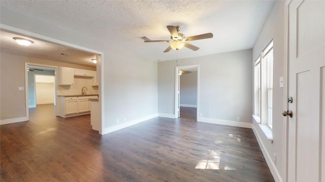 7346 Iwo Jima Road, Houston, TX 77033