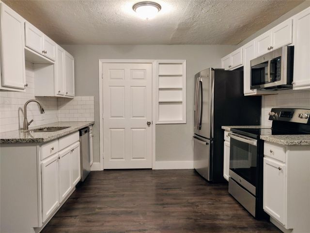 7346 Iwo Jima Road, Houston, TX 77033