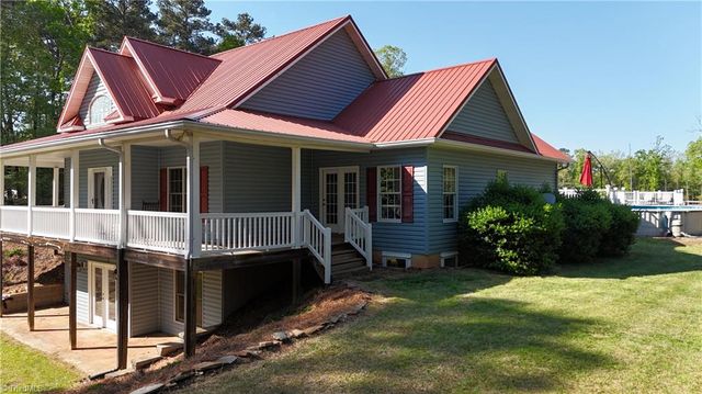 104 Bridle Path Lane, Carthage, NC 28327