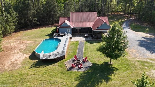 104 Bridle Path Lane, Carthage, NC 28327