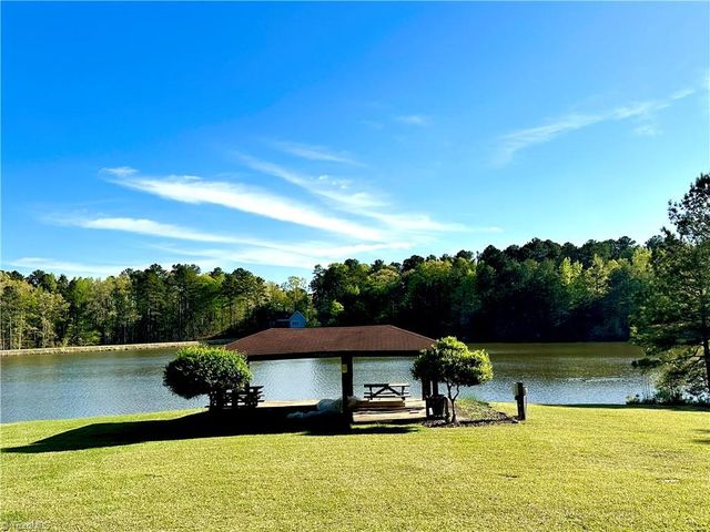 104 Bridle Path Lane, Carthage, NC 28327